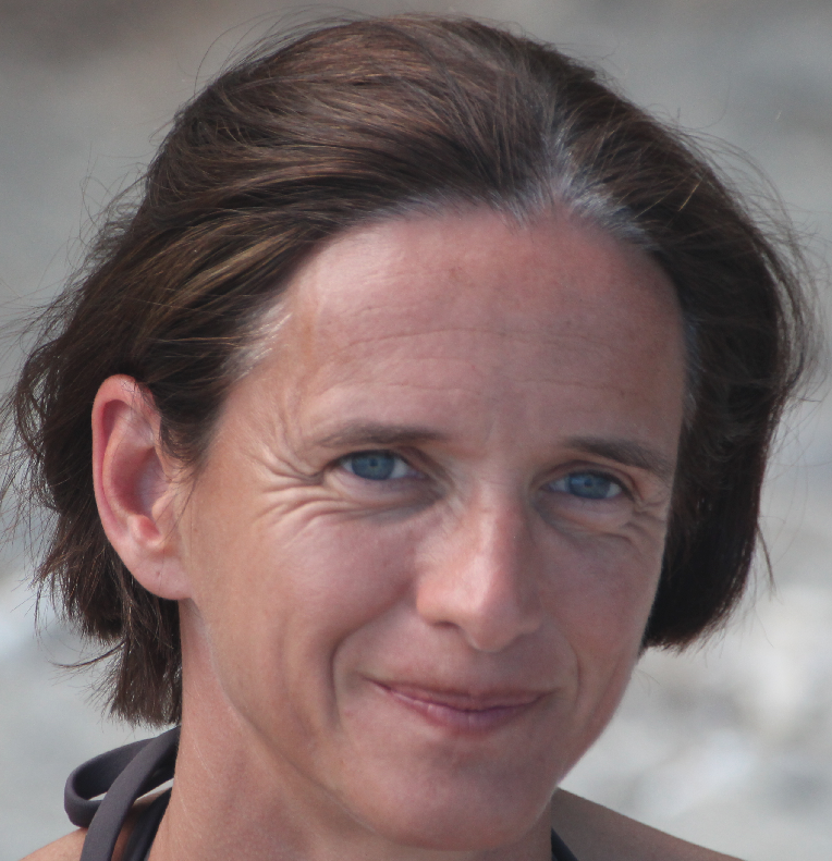 Christine LAC